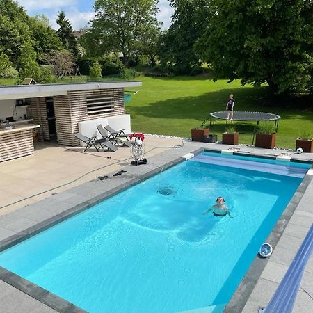 Appartement 5 personnes avec accès piscine Villers-la-Ville Esterno foto