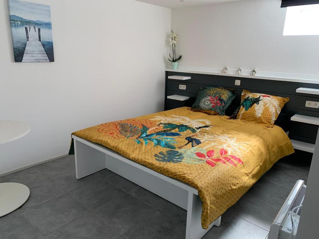 Appartement 5 personnes avec accès piscine Villers-la-Ville Esterno foto