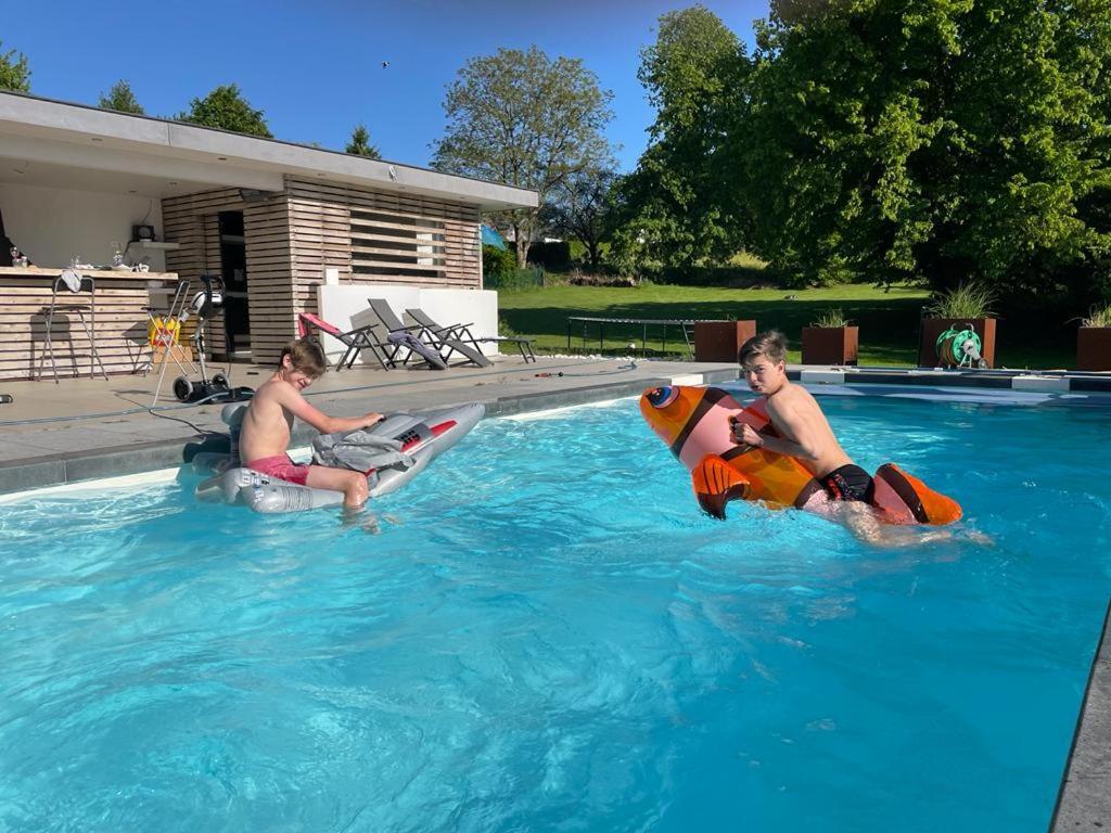 Appartement 5 personnes avec accès piscine Villers-la-Ville Esterno foto